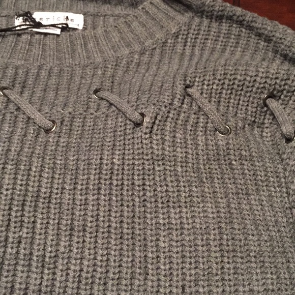 Gray sweater with lace up detail - Picture 4 of 4
